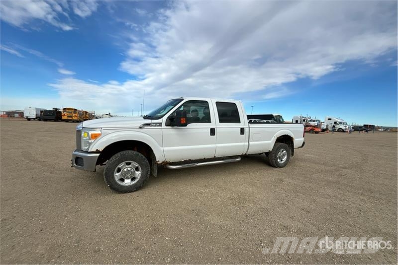 Ford F-350 XLT 4x4 Crew Cab Pickup 其他