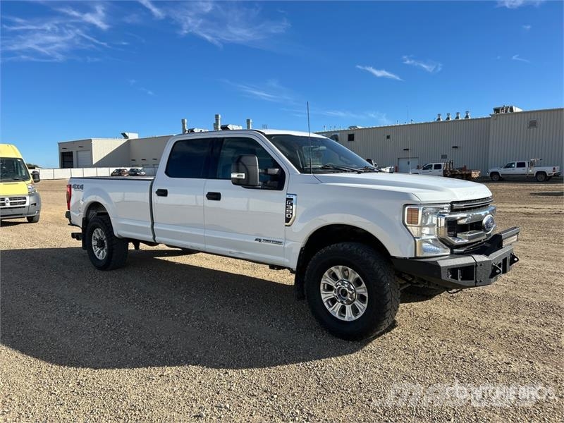 Ford F-350 XLT 4x4 Crew Cab Pickup Drugi