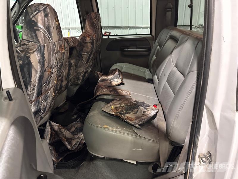 Ford F-350 XLT 4x4 Crew Cab Pickup Інше