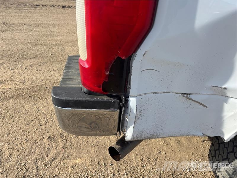 Ford F-350 XLT 4x4 Crew Cab Pickup Anders