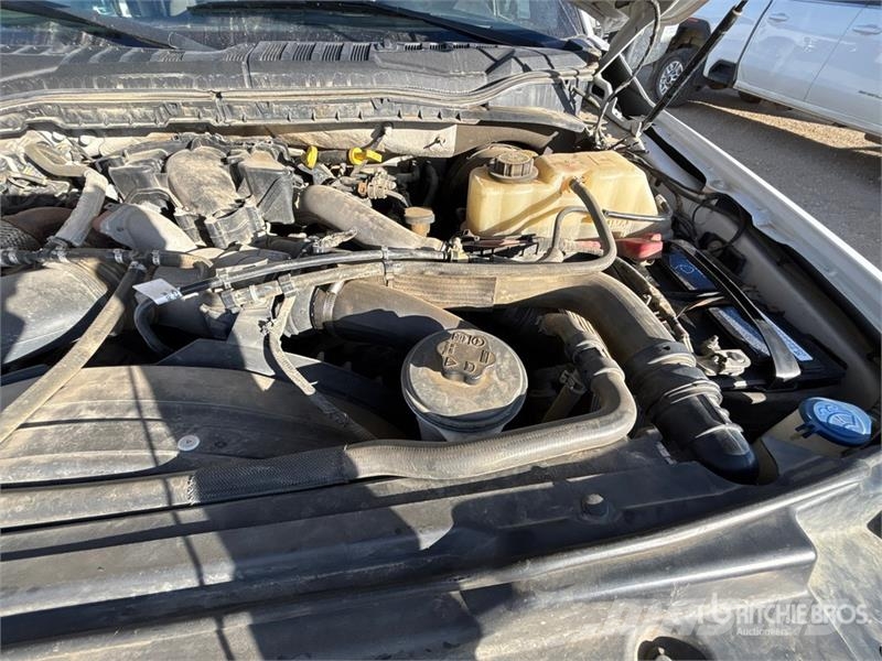 Ford F-350 XLT 4x4 Crew Cab Pickup Ostalo