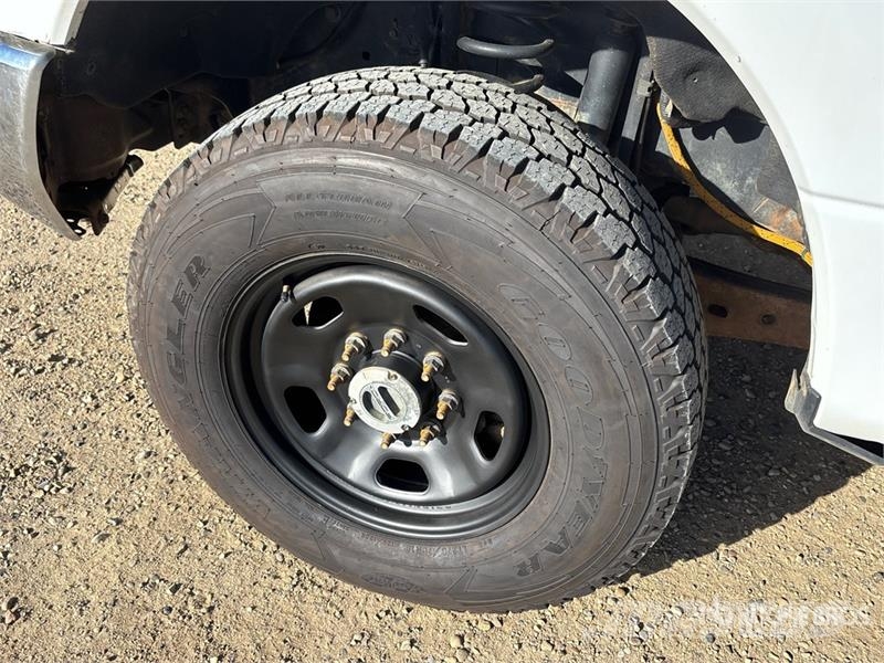 Ford F-350 XLT 4x4 Crew Cab Utility Truck Пікапи / Бічне розвантаження