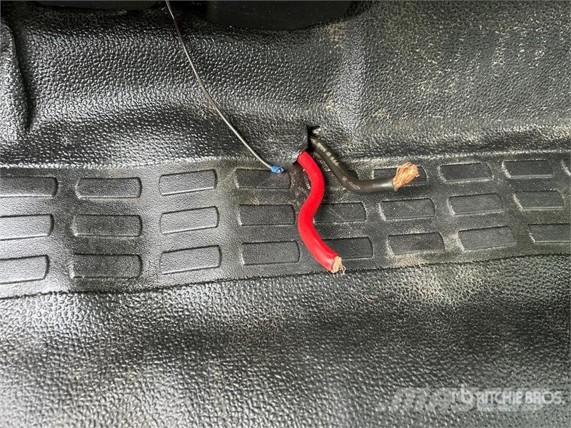 Ford F-350 XLT 4x4 Crew Cab Pickup Ostalo