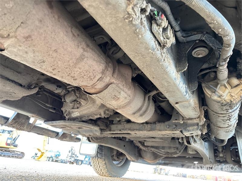 Ford F-350 XLT 4x4 Crew Cab Pickup Ostalo