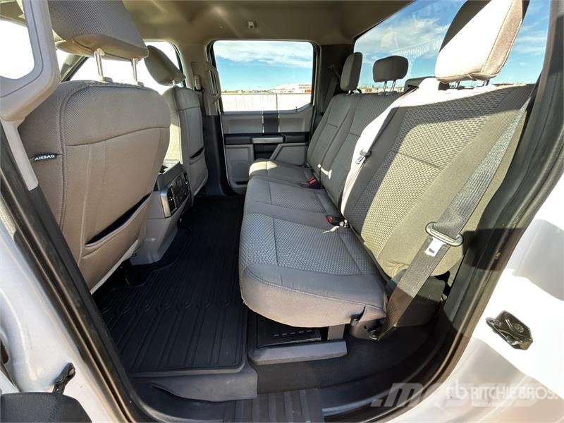 Ford F-350 XLT 4x4 Crew Cab Pickup Drugi