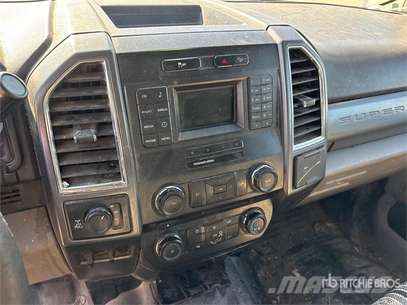 Ford F-350 XLT 4x4 Crew Cab Pickup Прочие фургоны