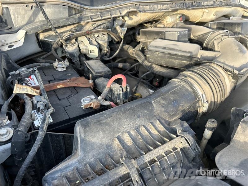 Ford F-350 XLT 4x4 Crew Cab Pickup أخرى