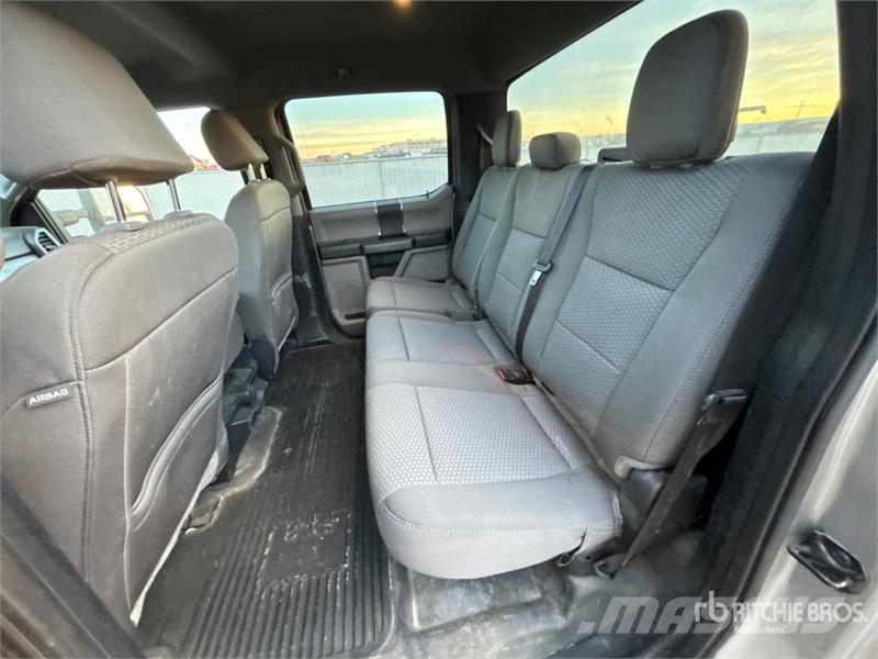 Ford F-350 XLT 4x4 Crew Cab Pickup Ostalo