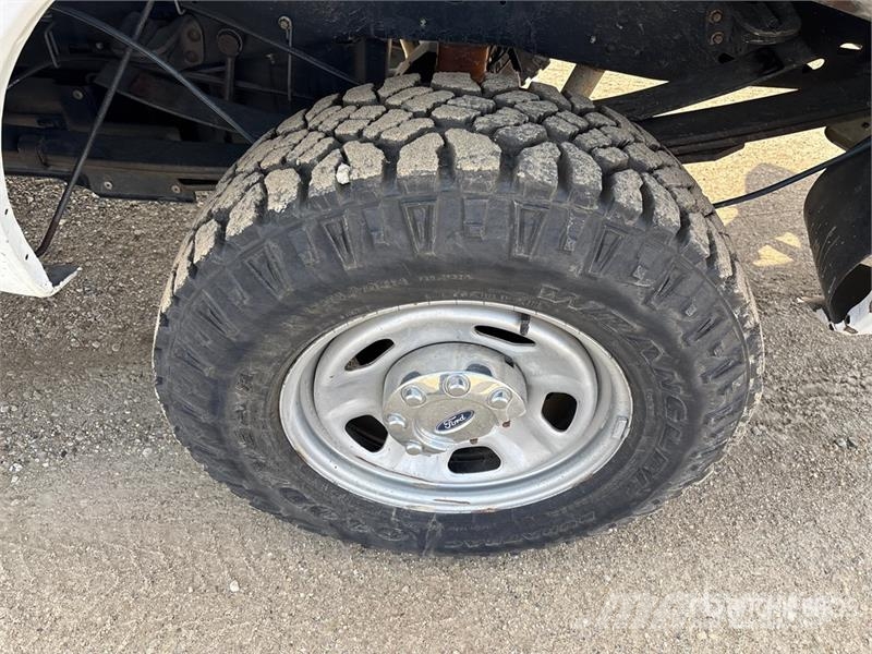 Ford F-350 XLT 4x4 Crew Cab Pickup (Inoperable) Άλλα Vans