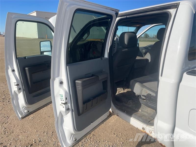 Ford F-350 XLT 4x4 Crew Cab SD Crew Cab 4WD Pickup Otras furgonetas