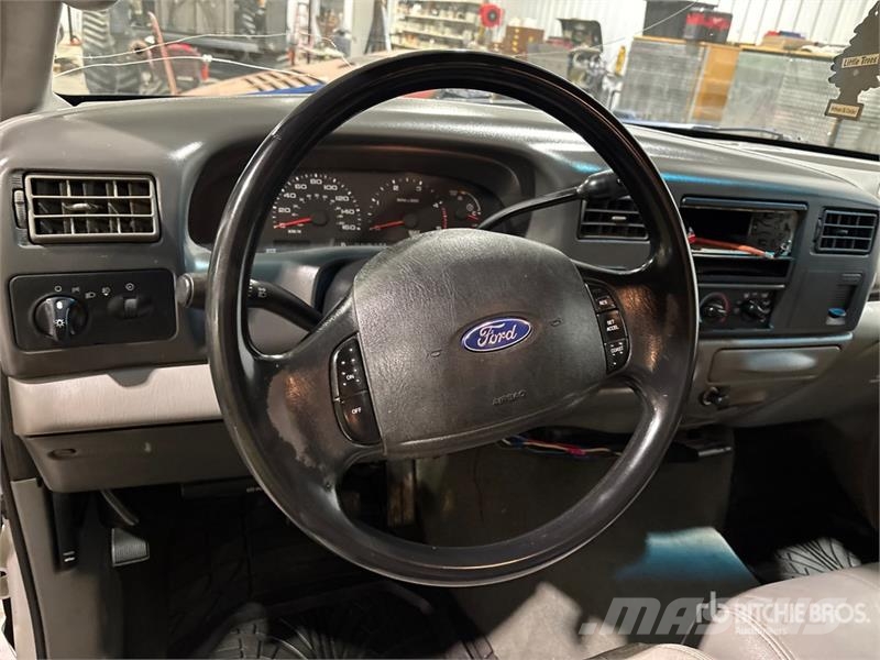 Ford F-350 XLT 4x4 Crew Cab Pickup Інше