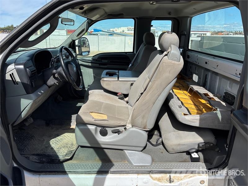 Ford F-350 XLT 4x4 Extended Cab Utility Truck Пікапи / Бічне розвантаження