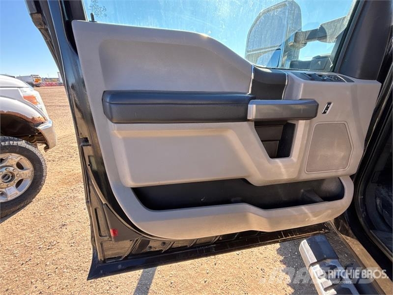 Ford F-350 XLT 4x4 Extended Cab Service Truck Kommunalt / generelt kjøretøy