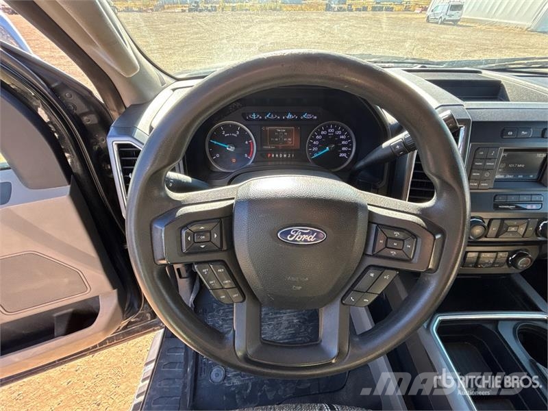 Ford F-350 XLT 4x4 Extended Cab Service Truck Kommunalt / generelt kjøretøy