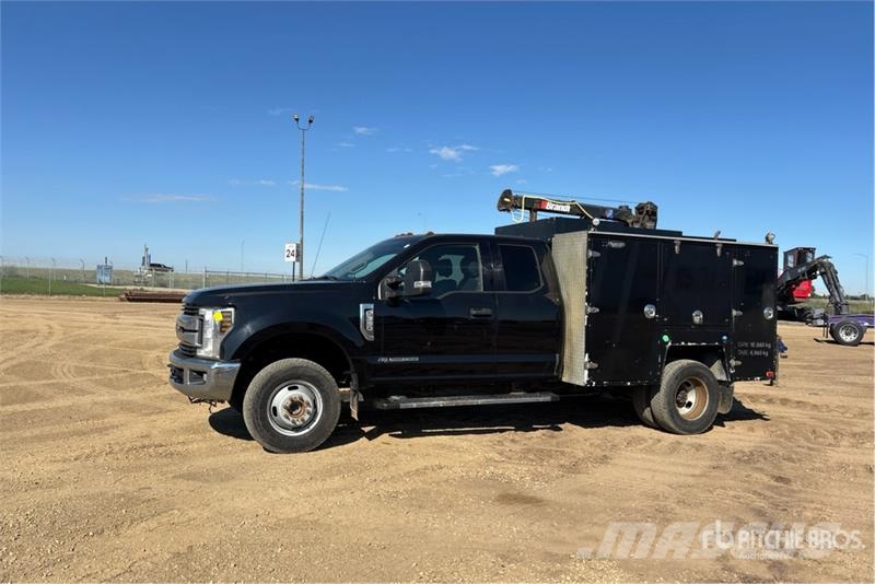 Ford F-350 XLT 4x4 Extended Cab Service Truck Veicoli municipali