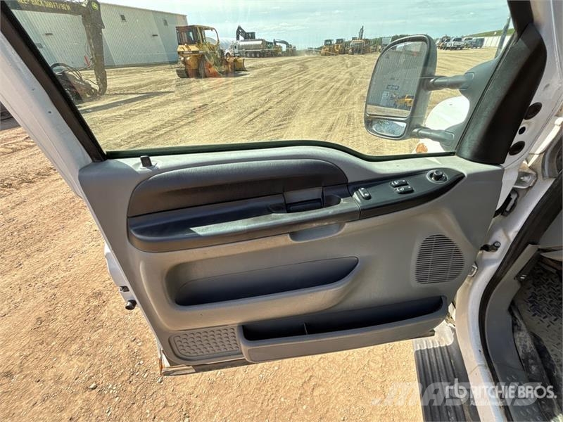 Ford F-350 XLT 4x4 Extended Cab Utility Truck Пікапи / Бічне розвантаження