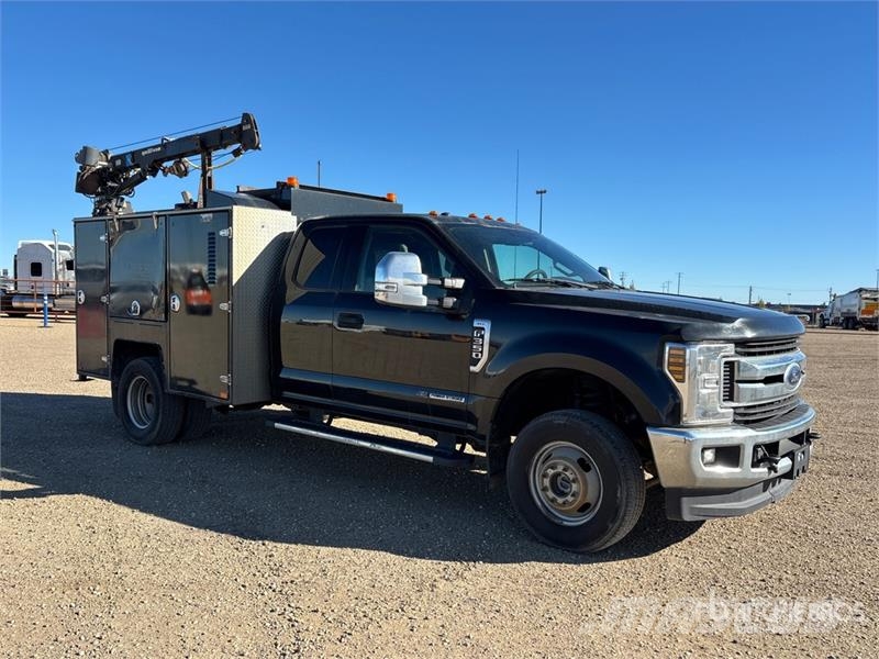 Ford F-350 XLT 4x4 Extended Cab Service Truck Kommunalt / generelt kjøretøy