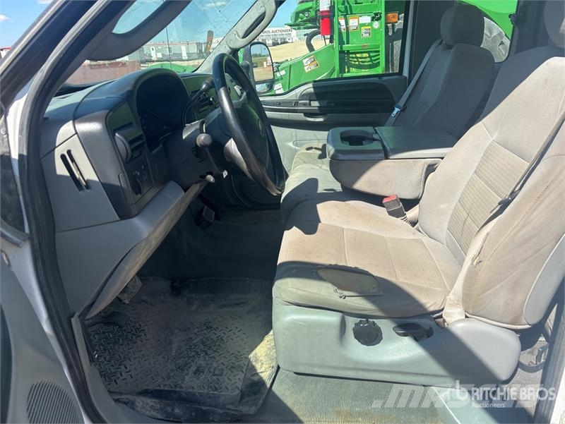 Ford F-350 XLT 4x4 Extended Cab Utility Truck Пікапи / Бічне розвантаження
