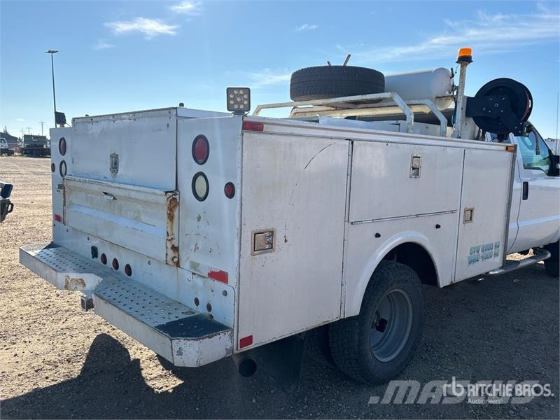 Ford F-350 XLT 4x4 Extended Cab Utility Truck Kis teherszállító/Platós kocsi