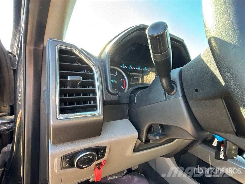 Ford F-350 XLT 4x4 Extended Cab Service Truck Kommunalt / generelt kjøretøy