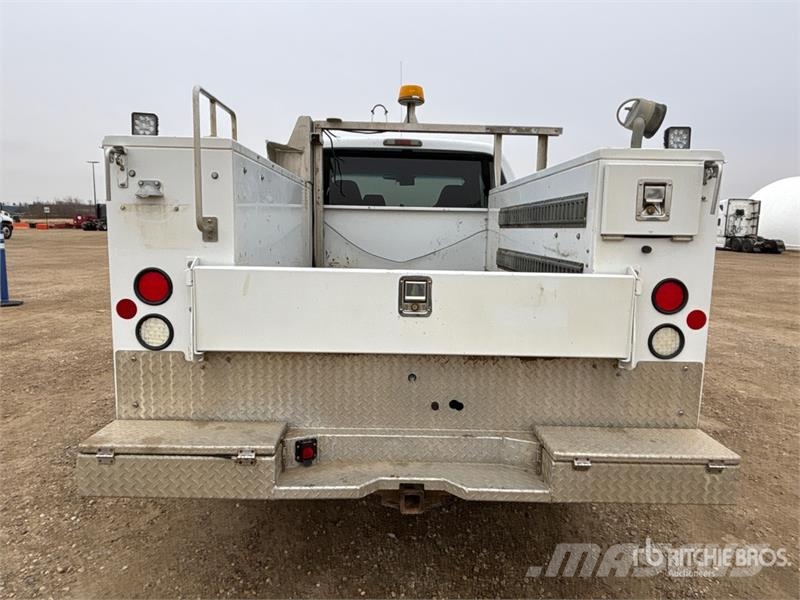 Ford F-350 XLT 4x4 Extended Cab Utility Truck Ldv/dropside