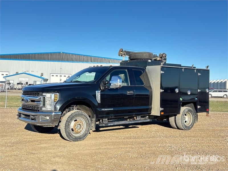 Ford F-350 XLT 4x4 Extended Cab Service Truck Комбинированные дорожные машины