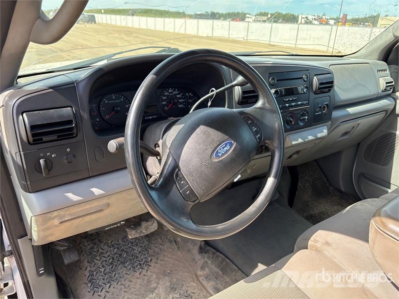 Ford F-350 XLT 4x4 Extended Cab Utility Truck Пікапи / Бічне розвантаження