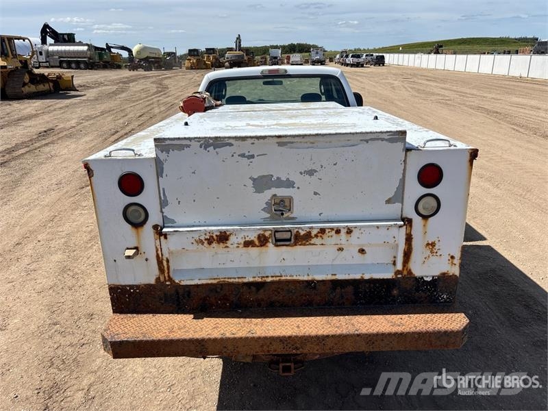 Ford F-350 XLT 4x4 Extended Cab Utility Truck Пікапи / Бічне розвантаження