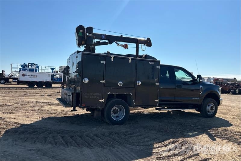 Ford F-350 XLT 4x4 Extended Cab Service Truck Veicoli municipali