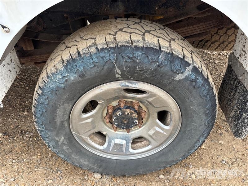Ford F-350 XLT 4x4 Extended Cab Utility Truck Ldv/dropside