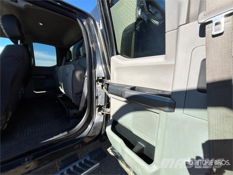 Ford F-350 XLT 4x4 Extended Cab Service Truck Kommunalt / generelt kjøretøy