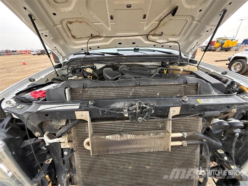 Ford F-350 XLT 4x4 Extended Cab Utility Truck Ldv/dropside