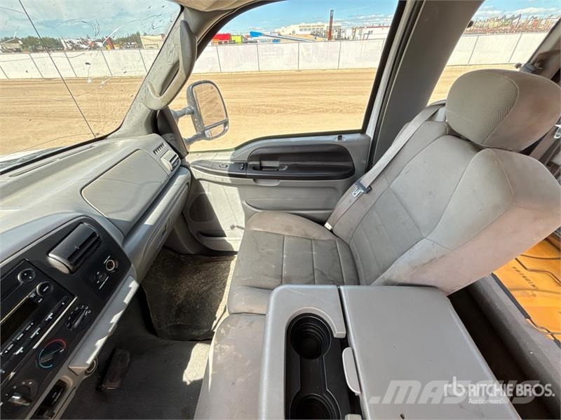 Ford F-350 XLT 4x4 Extended Cab Utility Truck Пікапи / Бічне розвантаження