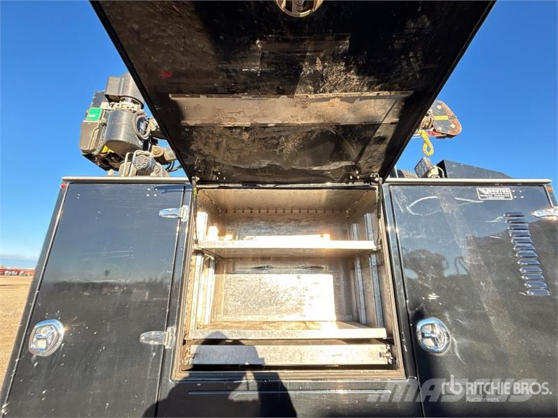 Ford F-350 XLT 4x4 Extended Cab Service Truck Комбинированные дорожные машины