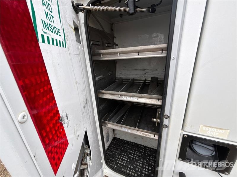 Ford F-350 XLT 4x4 Extended Cab Utility Truck Ldv/dropside