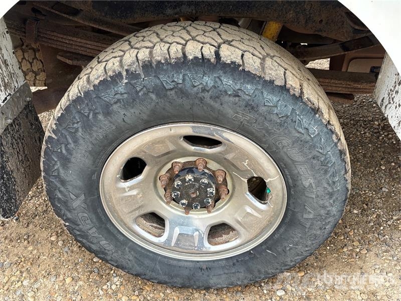 Ford F-350 XLT 4x4 Extended Cab Utility Truck Ldv/dropside