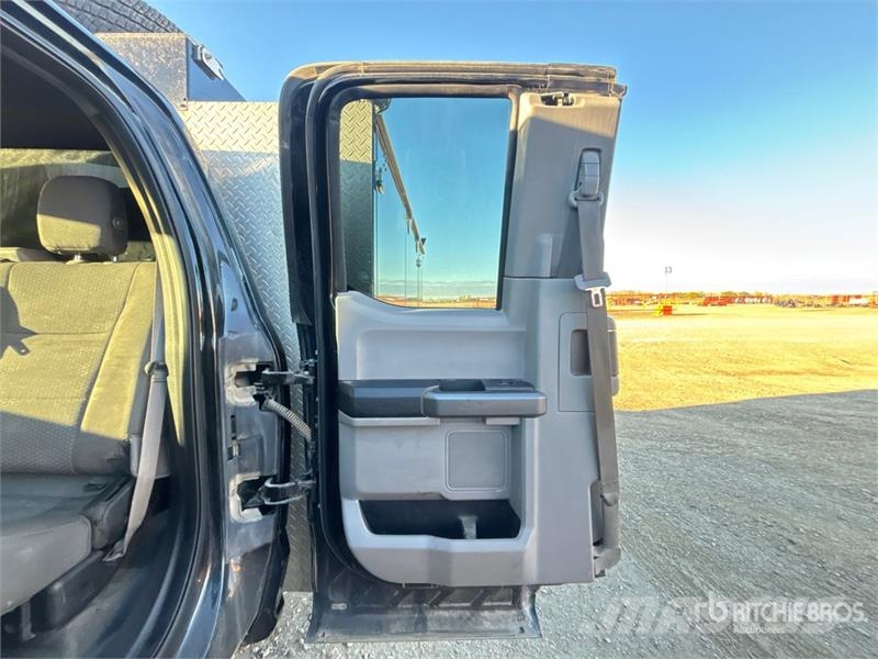 Ford F-350 XLT 4x4 Extended Cab Service Truck Комбинированные дорожные машины