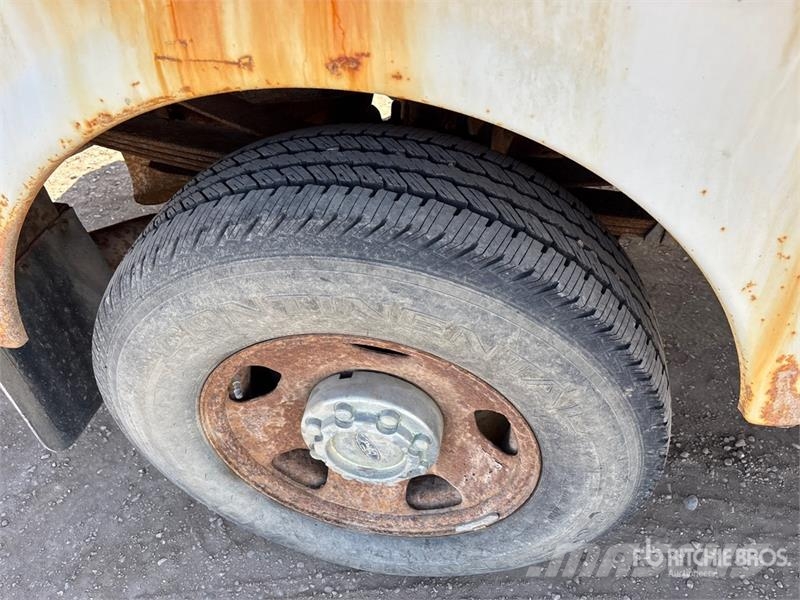 Ford F-350 XLT 4x4 Extended Cab Utility Truck Пікапи / Бічне розвантаження