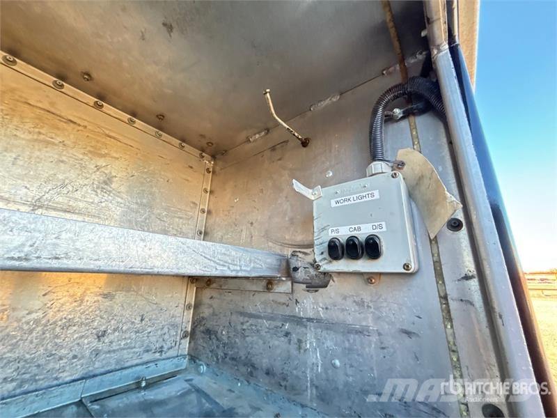 Ford F-350 XLT 4x4 Extended Cab Service Truck Комбинированные дорожные машины