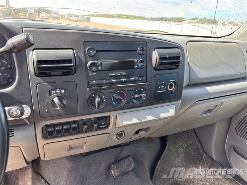 Ford F-350 XLT 4x4 Extended Cab Utility Truck Пікапи / Бічне розвантаження