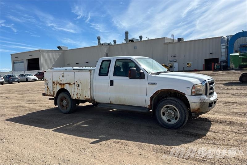 Ford F-350 XLT 4x4 Extended Cab Utility Truck Пікапи / Бічне розвантаження