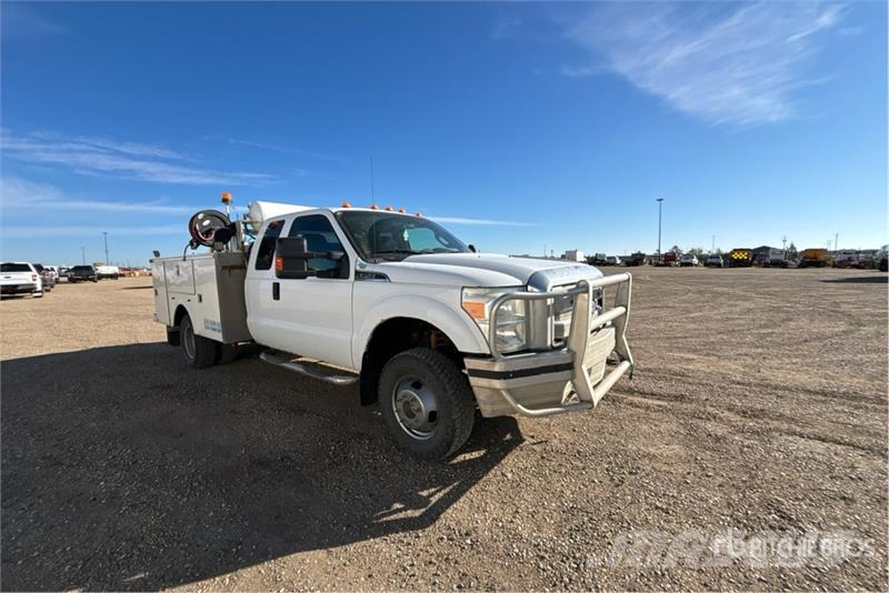 Ford F-350 XLT 4x4 Utility Truck 픽업/드롭사이드