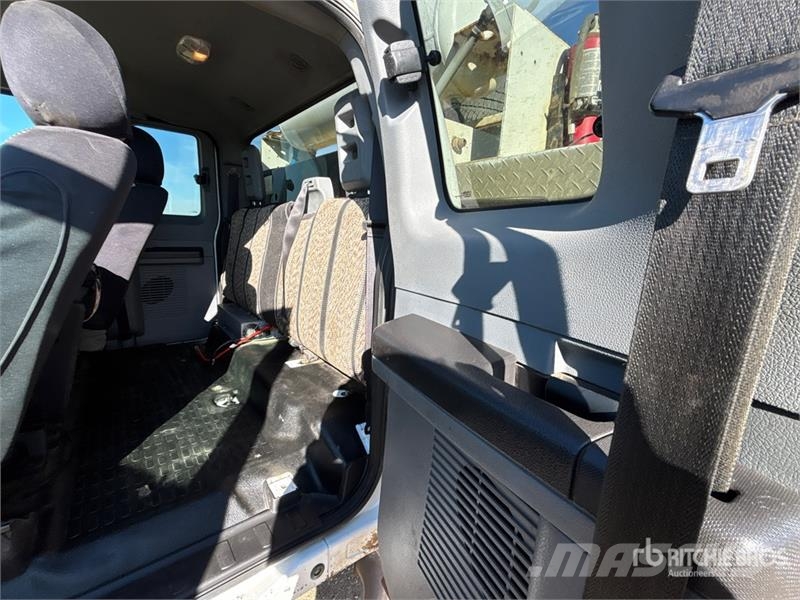Ford F-350 XLT 4x4 Utility Truck 픽업/드롭사이드