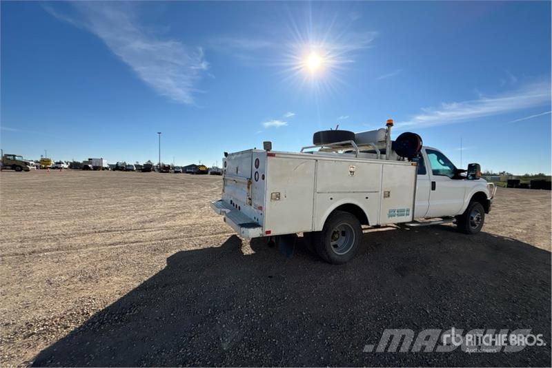 Ford F-350 XLT 4x4 Utility Truck 픽업/드롭사이드