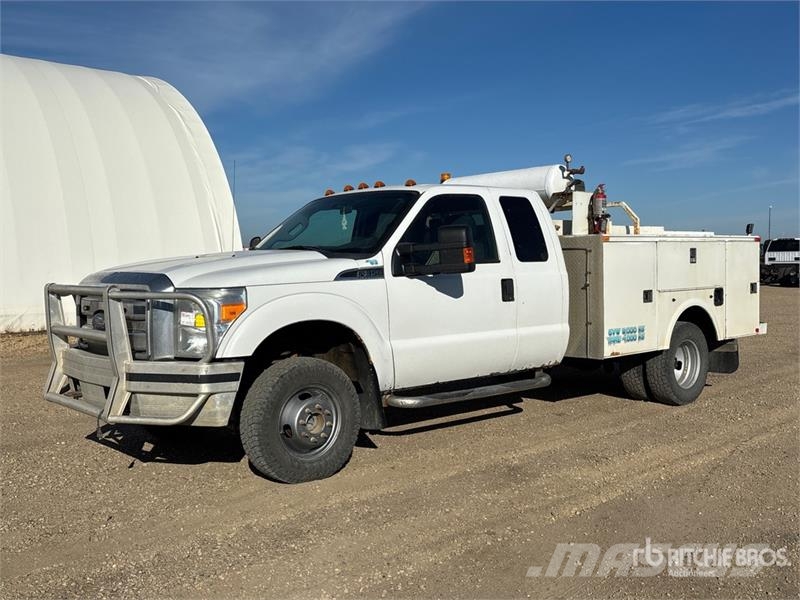 Ford F-350 XLT 4x4 Utility Truck 픽업/드롭사이드