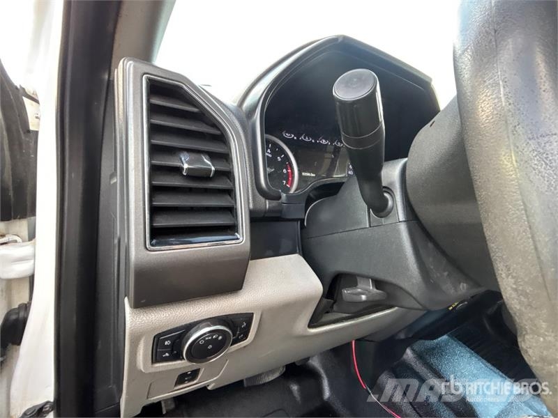 Ford F-350 XLT XLT 4x4 Crew Cab Flatbed Truck Camiones plataforma