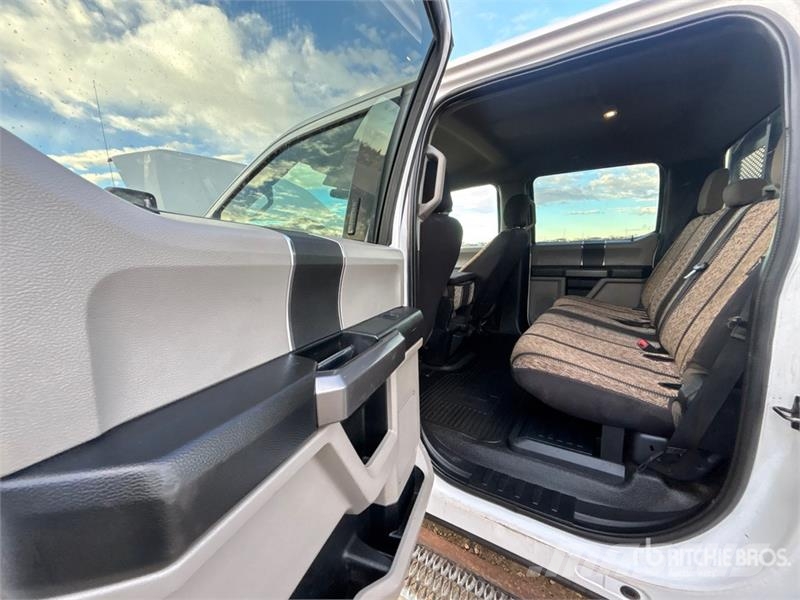 Ford F-350 XLT XLT 4x4 Crew Cab Flatbed Truck Camiones plataforma