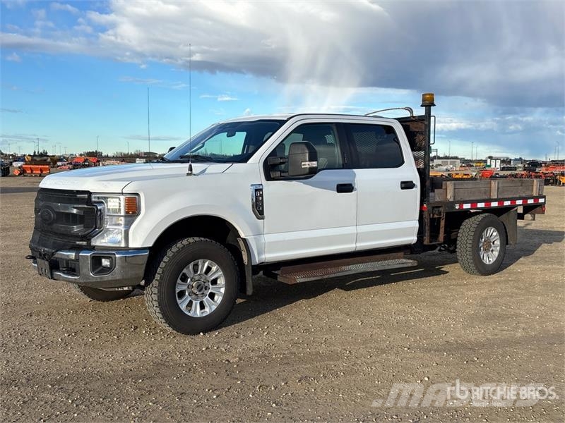 Ford F-350 XLT XLT 4x4 Crew Cab Flatbed Truck Camiones plataforma