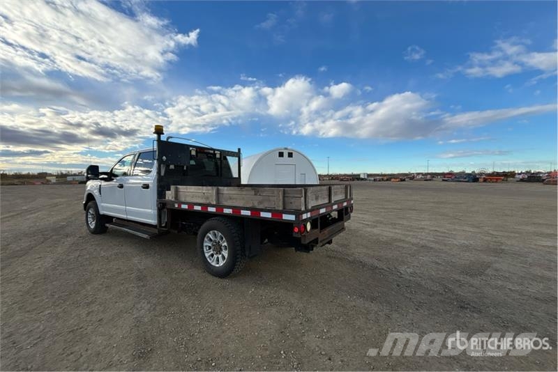 Ford F-350 XLT XLT 4x4 Crew Cab Flatbed Truck Camiones plataforma