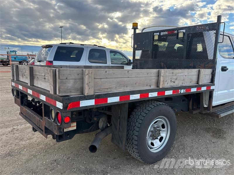 Ford F-350 XLT XLT 4x4 Crew Cab Flatbed Truck Camiones plataforma